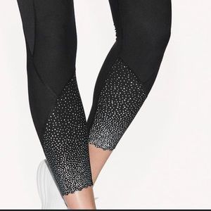 Lululemon Tight Stuff reflective Leggings 25”  size 2, like new! BLACK